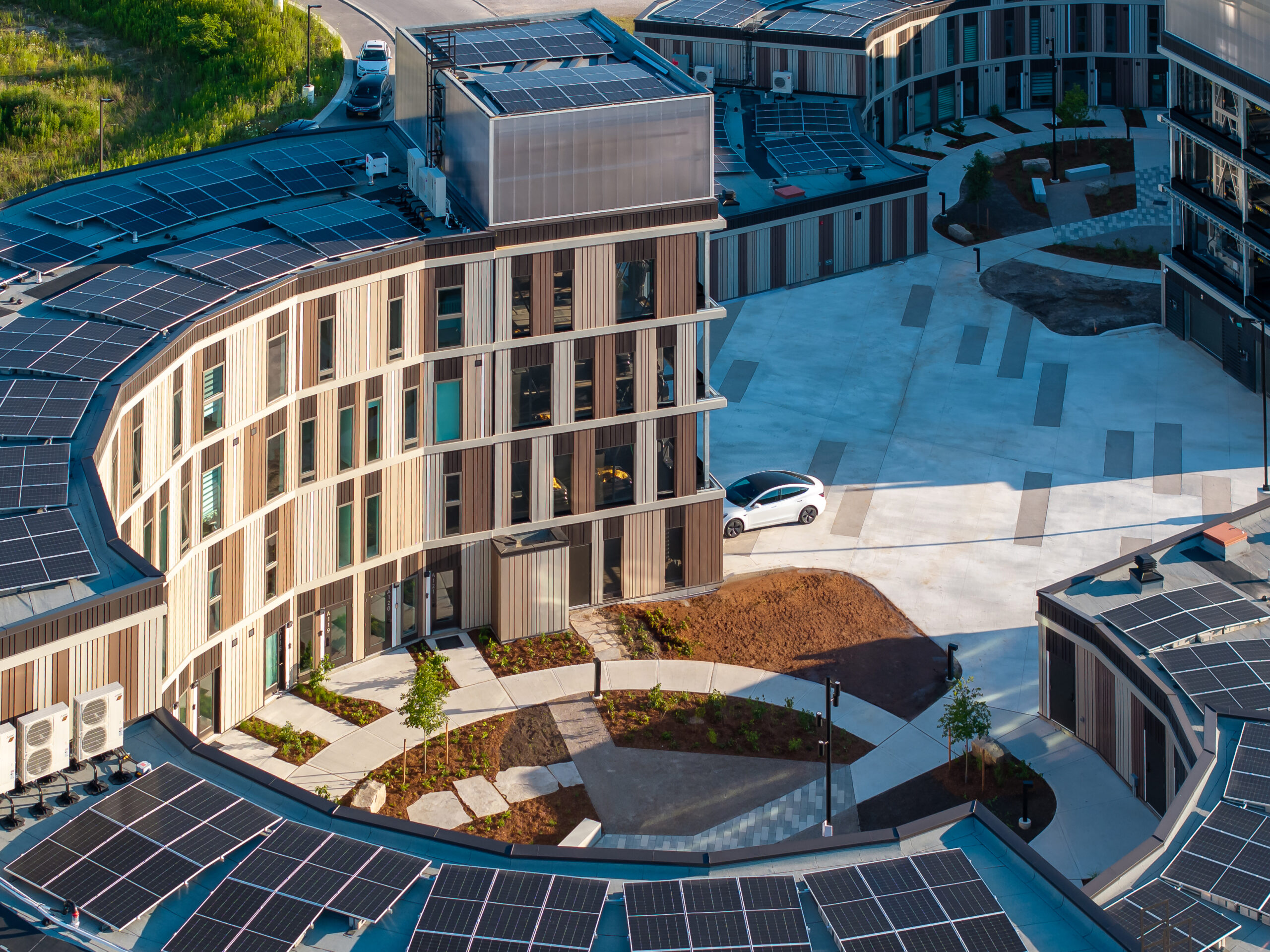 In London’s EVE Park, All The Homes Are Powered By The Sun!