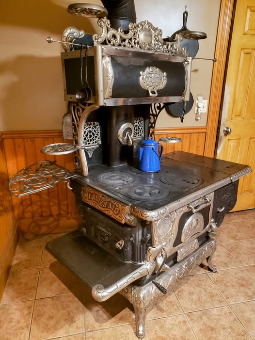 The McClary “Ladies Aid” wood stove, c. 1916.
