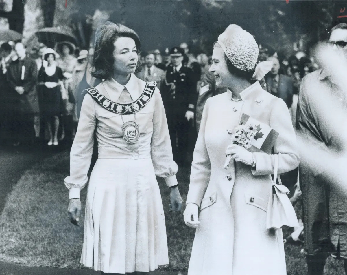 Mayor Bigelow (minus a hat) with Queen Elizabeth II in 1973.