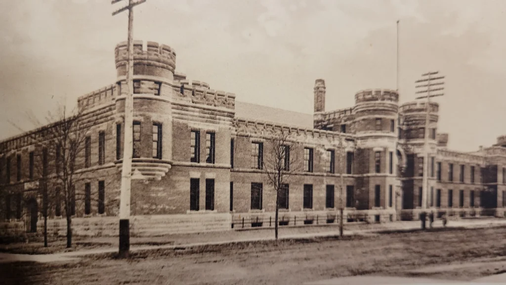 The London Armouries, shortly after it was built in 1905.