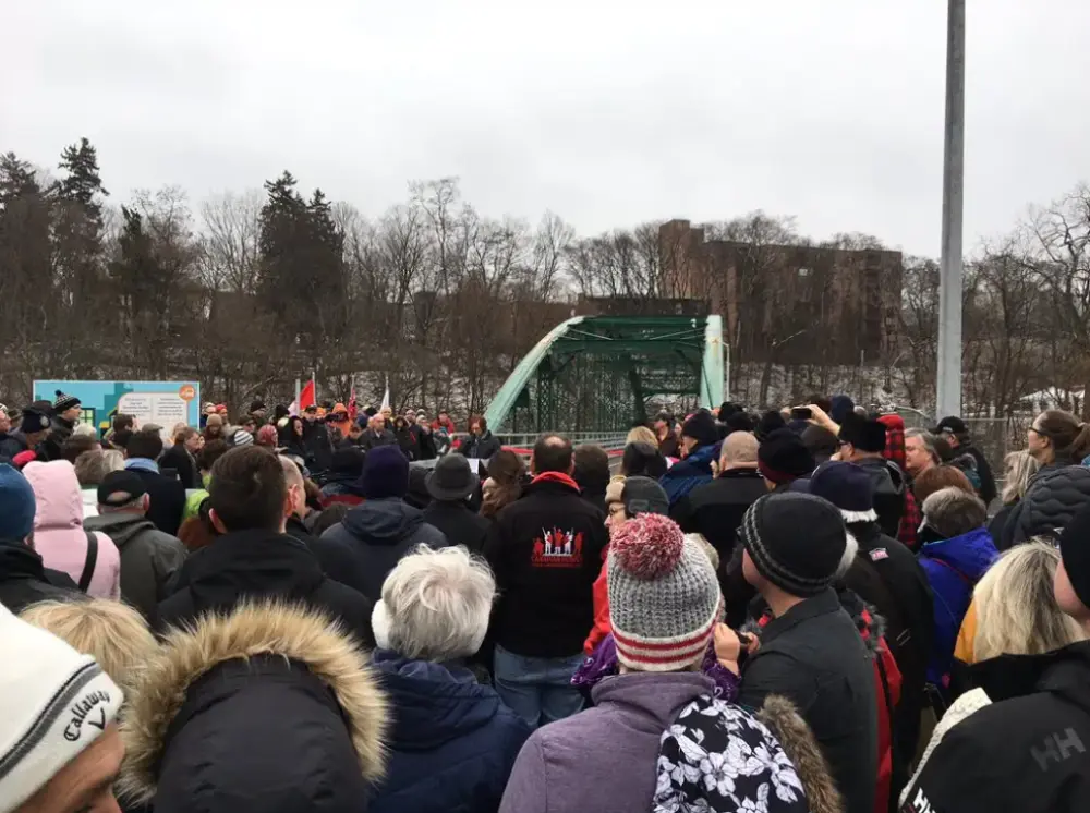 Hundreds of Londoners turned up to witness the reopening of the Blackfriars Bridge. 